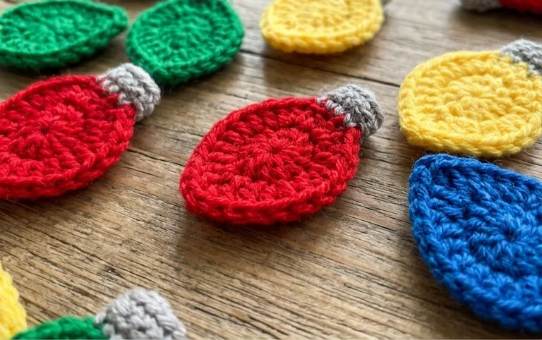 Free Crochet Christmas Lights Applique Pattern + Video