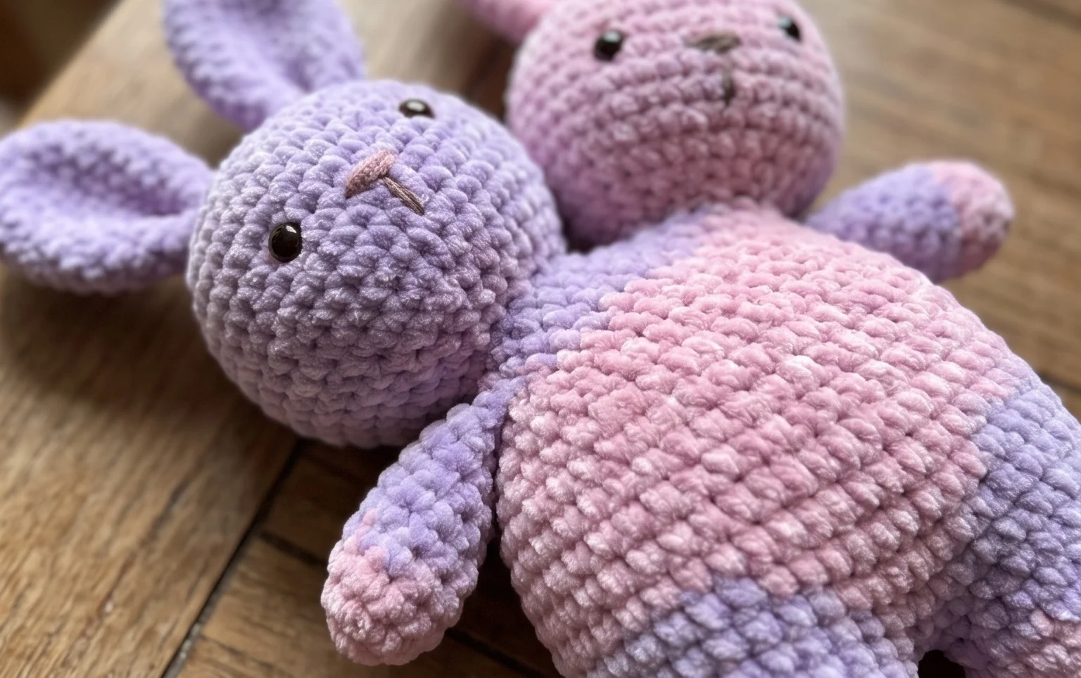 Creepy or Kawaii? This Two-Headed Crochet Bunny Amigurumi Is All About the Colors You Choose